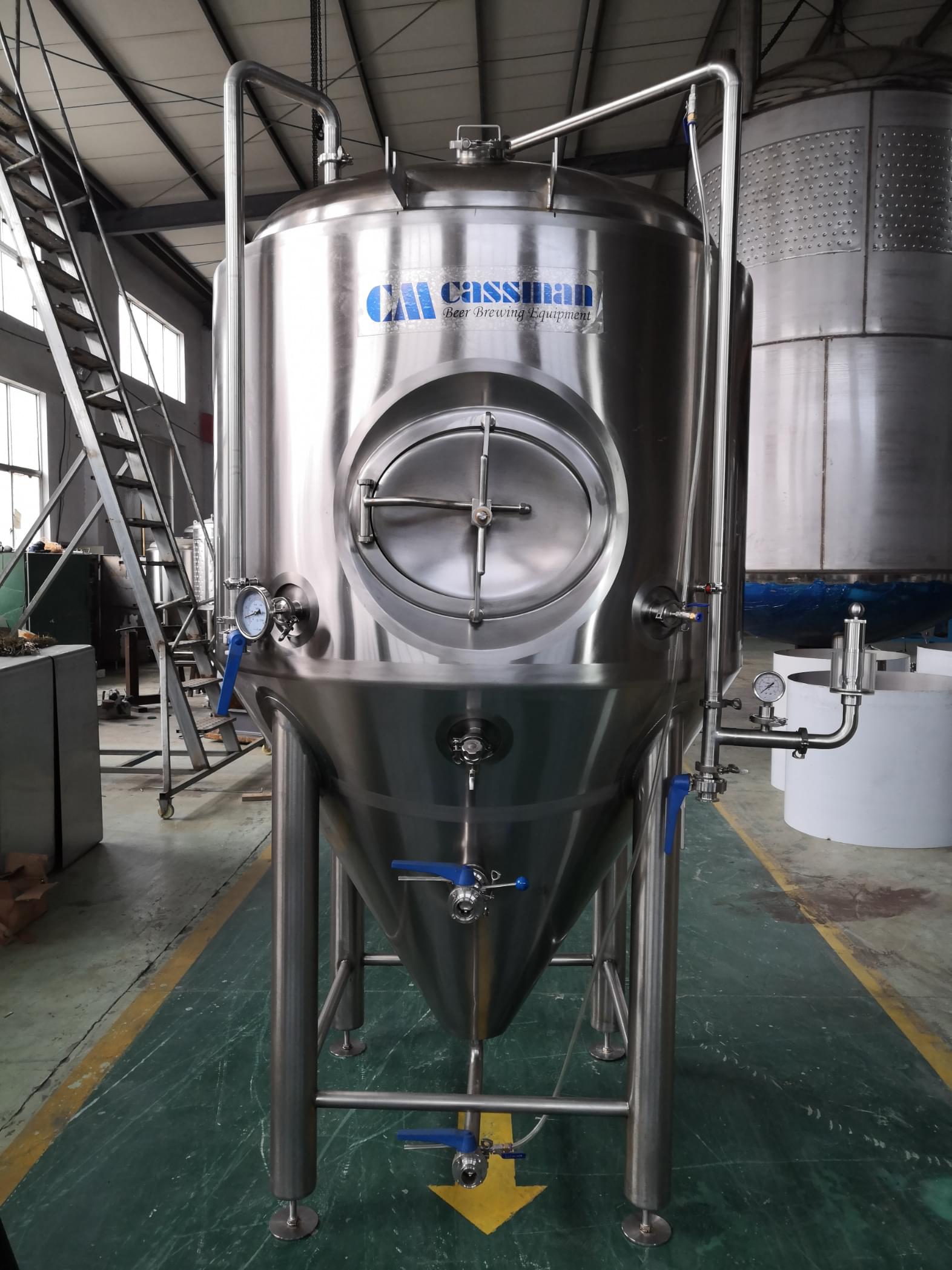 Fermentador de acero inoxidable de 10 bbl2